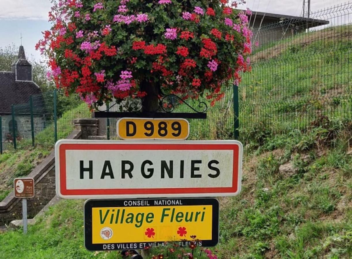 La Chouette Au Bouleau Villa Hargnies ภายนอก รูปภาพ